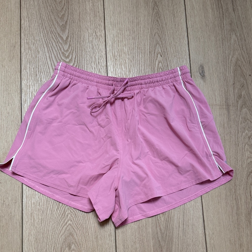 Lululemon court rival shorts size 10